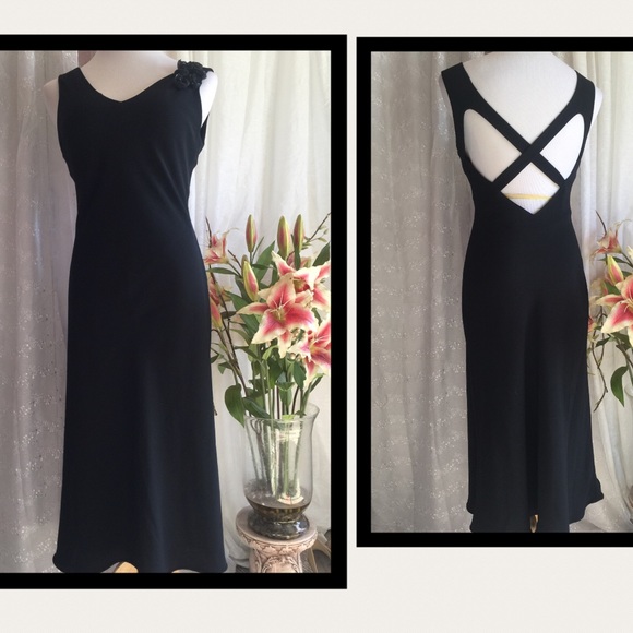 Spencer Jeremy Dresses & Skirts - Spencer Jeremy cross back heart cocktail  gown